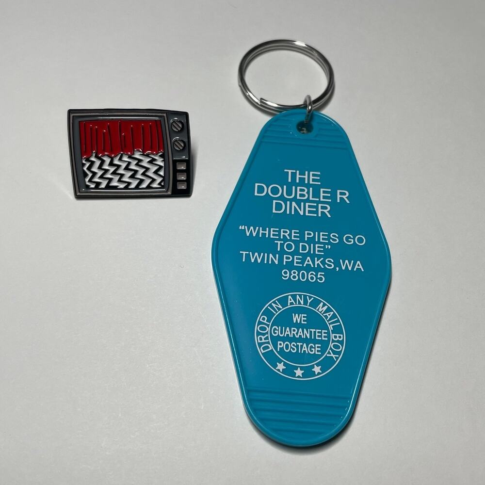 Twin Peaks Double R Diner Keychain & TV Screen Red Room Scene Pin